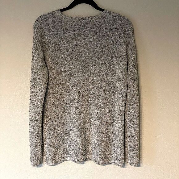 Calvin Klein Light Gray, Knit Sweater. Size Large. - Picture 2 of 3